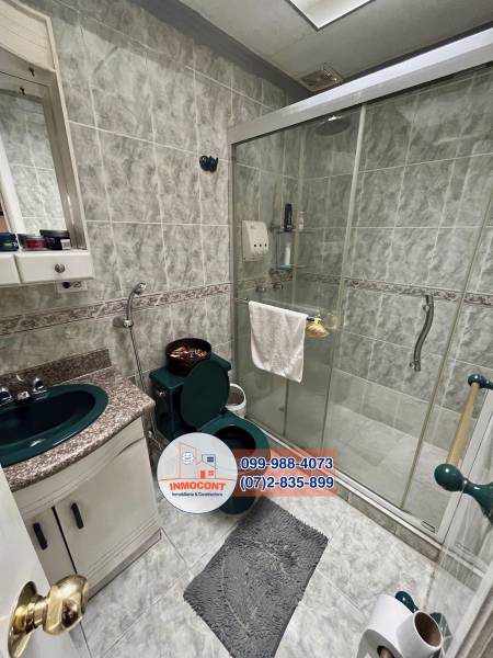 C1173 Hermosa casa de seis dormitorios en venta
